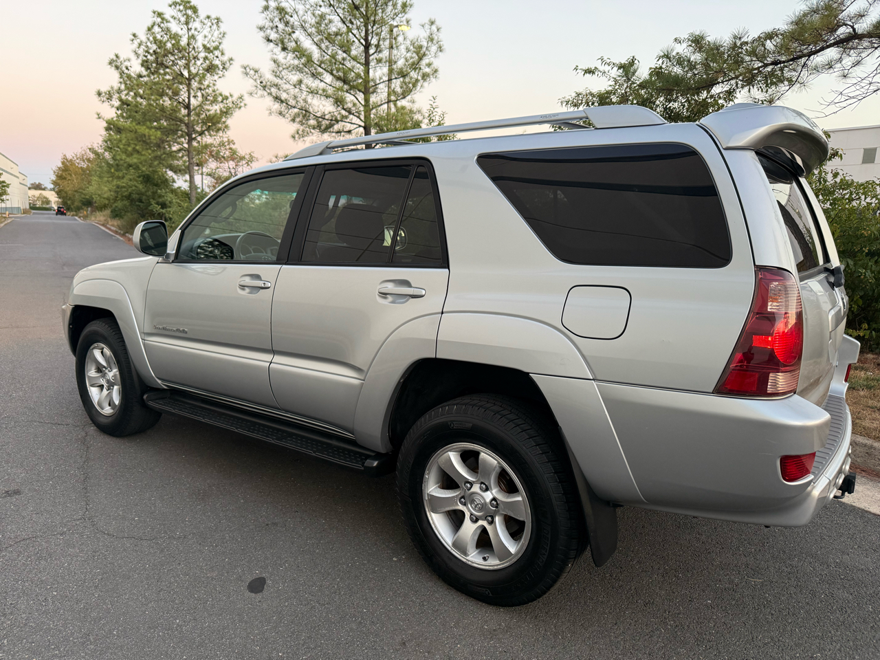2005 Toyota 4Runner SR5 V6 4WD photo 10