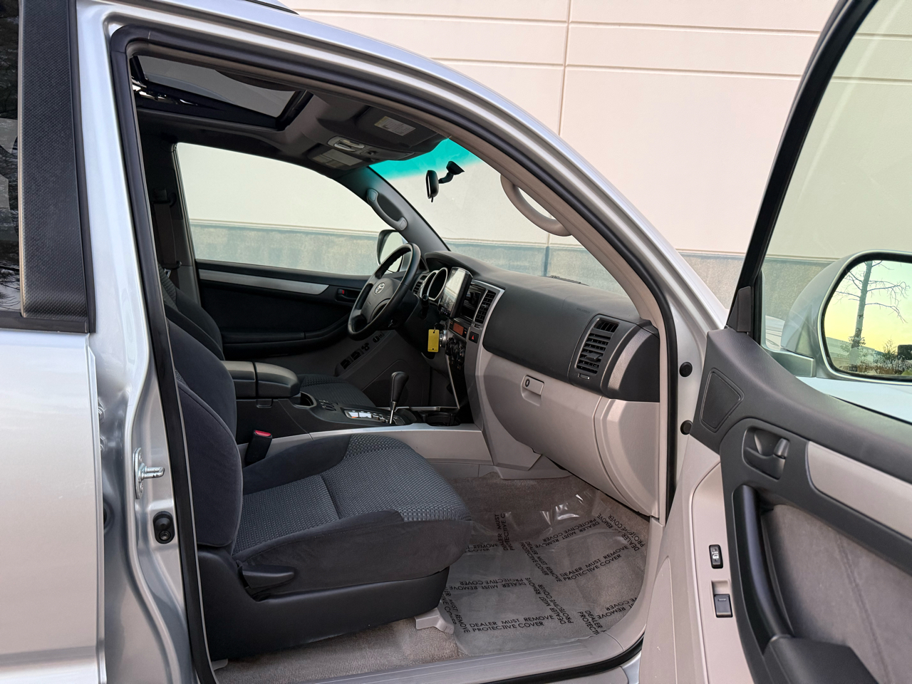 2005 Toyota 4Runner SR5 V6 4WD photo 20