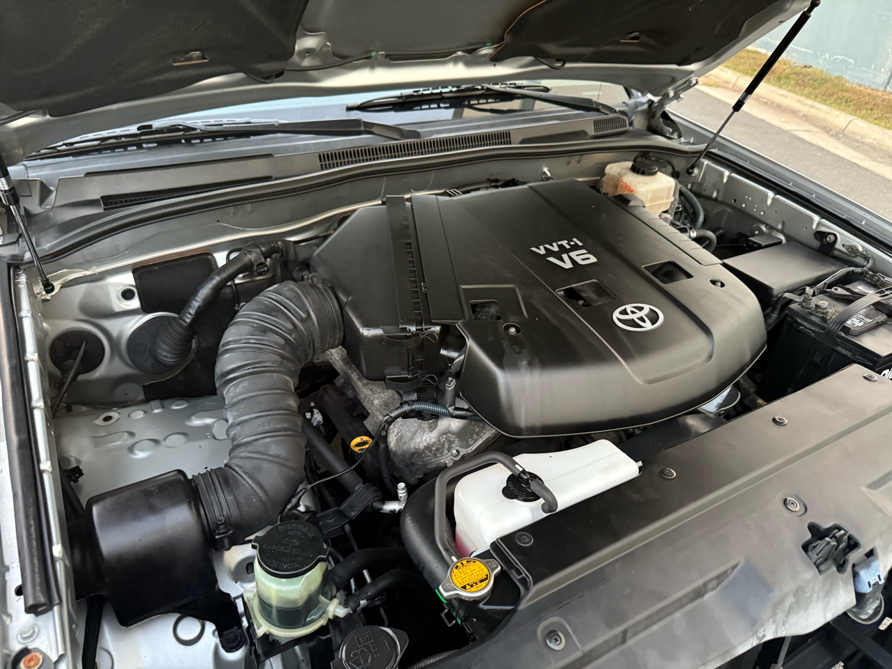 2005 Toyota 4Runner SR5 V6 4WD photo 39