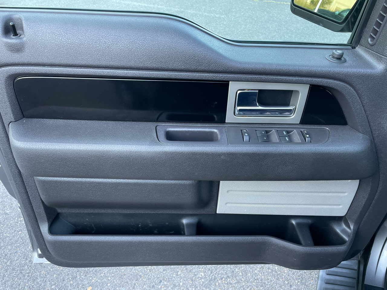 2011 Ford F-150 FX4 photo 14
