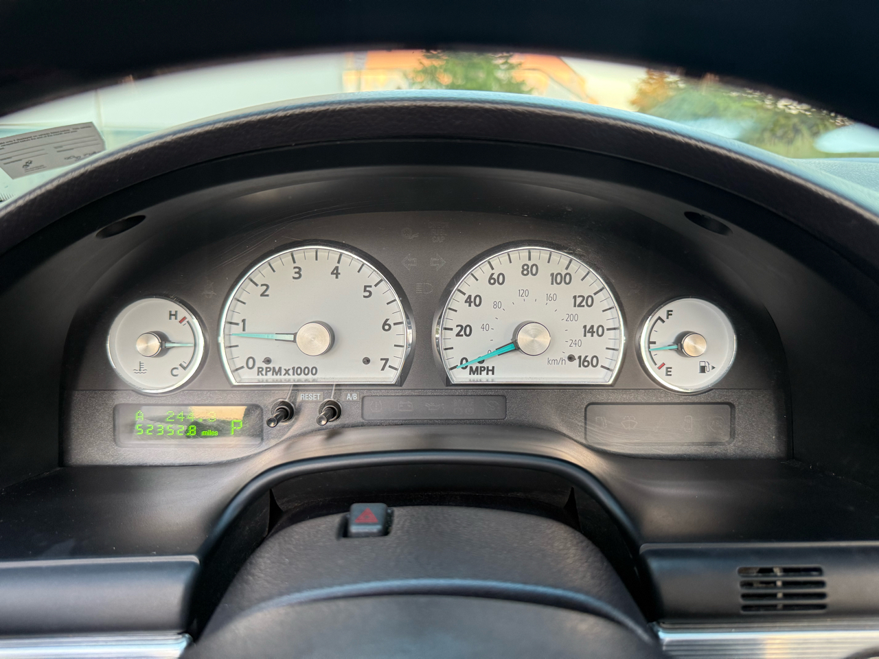 2004 Ford Thunderbird Premium photo 33