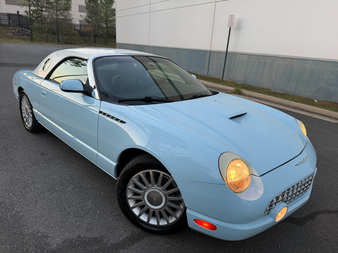 2004 Ford Thunderbird Premium photo 21
