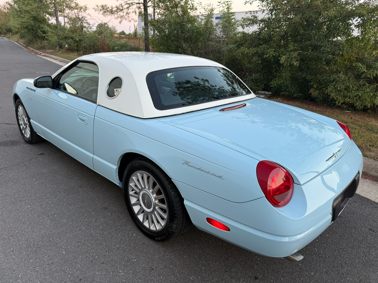 2004 Ford Thunderbird Premium photo 39
