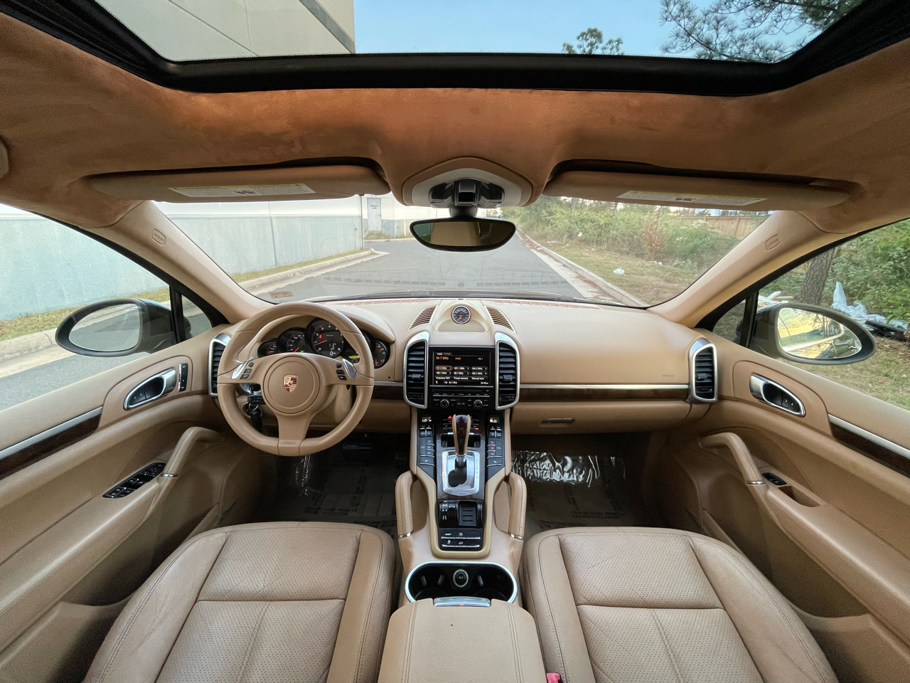 2012 Porsche Cayenne photo 2
