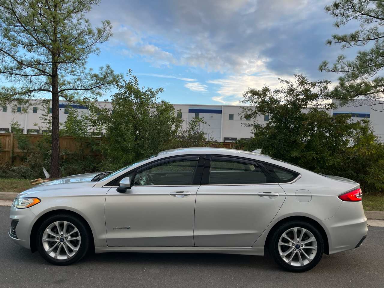 Ford Fusion Hybrid SE FWD 2019 Ford Fusion Hybrid SE FWD 2019