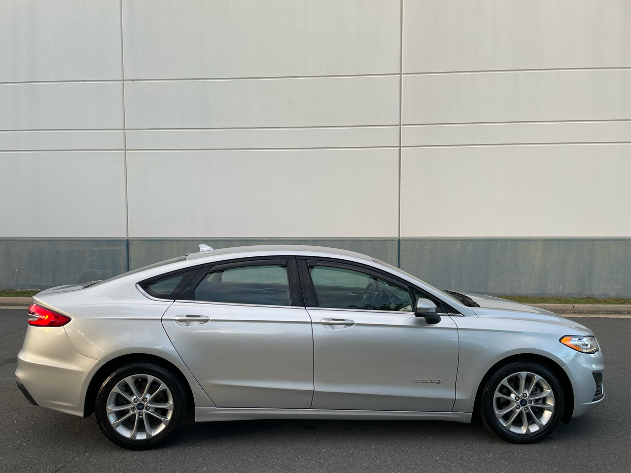 Ford Fusion Hybrid SE FWD 2019 Ford Fusion Hybrid SE FWD 2019