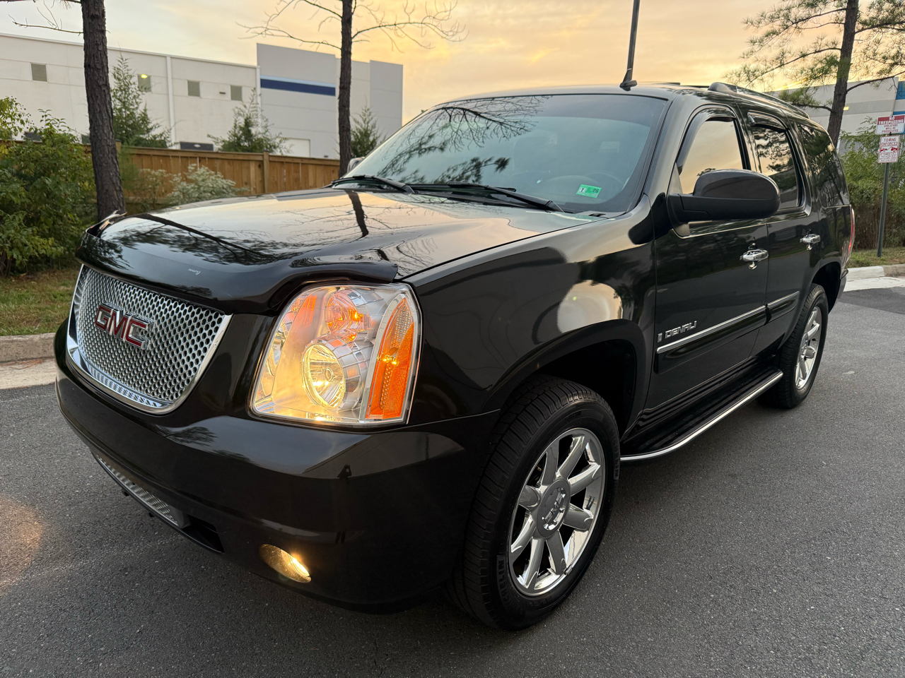 2007 Gmc Yukon Denali photo 2