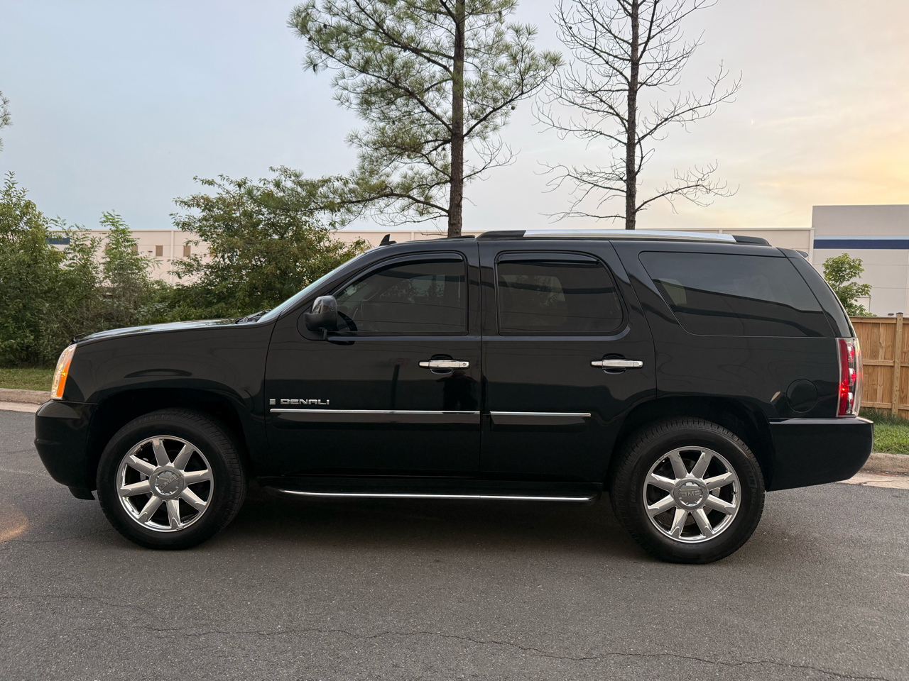 GMC Yukon Denali AWD 4dr 2007 GMC Yukon Denali AWD 4dr 2007