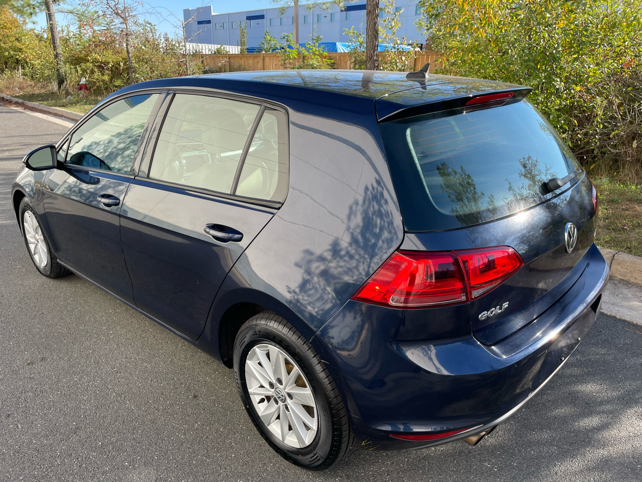 Volkswagen Golf 4dr HB Auto TSI S 2015 Volkswagen Golf 4dr HB Auto TSI S 2015