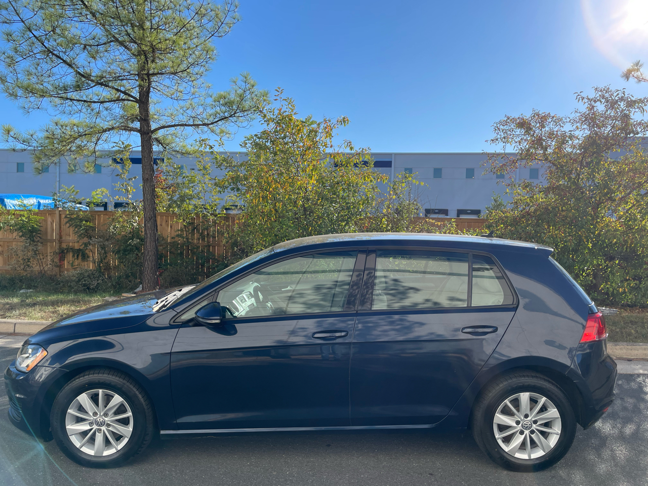 Volkswagen Golf 4dr HB Auto TSI S 2015 Volkswagen Golf 4dr HB Auto TSI S 2015