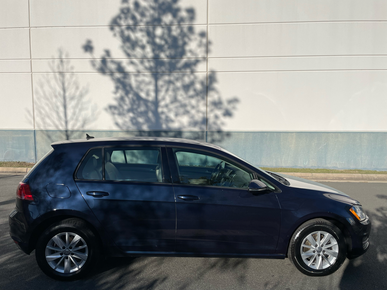 Volkswagen Golf 4dr HB Auto TSI S 2015 Volkswagen Golf 4dr HB Auto TSI S 2015