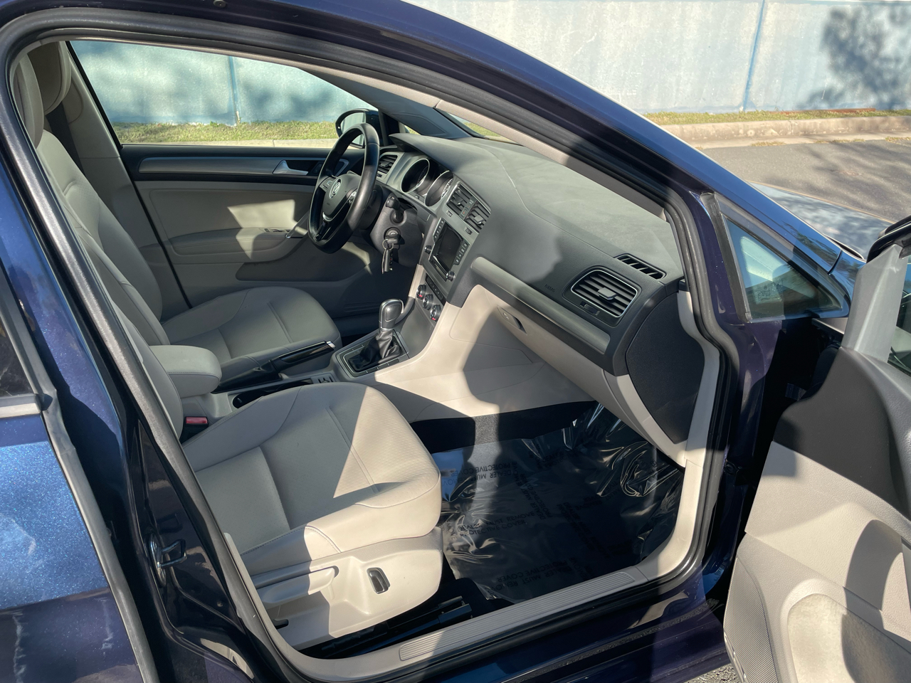 Volkswagen Golf 4dr HB Auto TSI S 2015 Volkswagen Golf 4dr HB Auto TSI S 2015