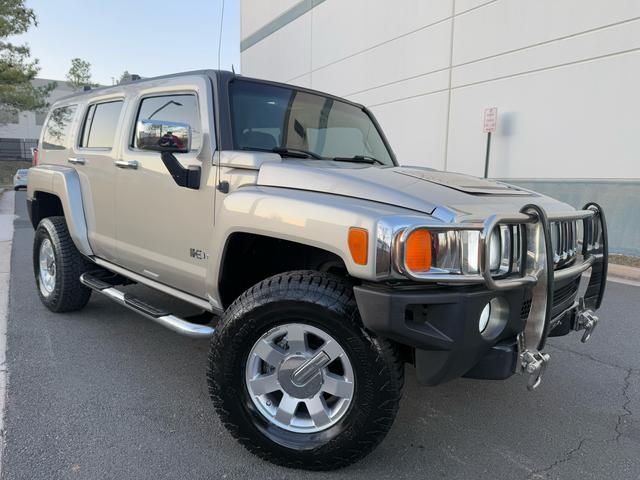 Gray 2006 Hummer H3 4dr SUV 4WD SUV / Crossover Four-Wheel Drive Automatic