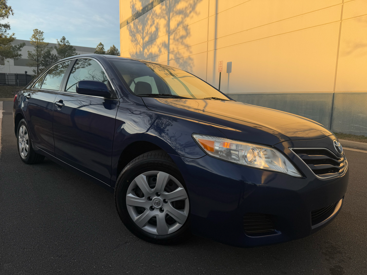 Toyota Camry 4dr Sdn I4 Man (Natl) 2010