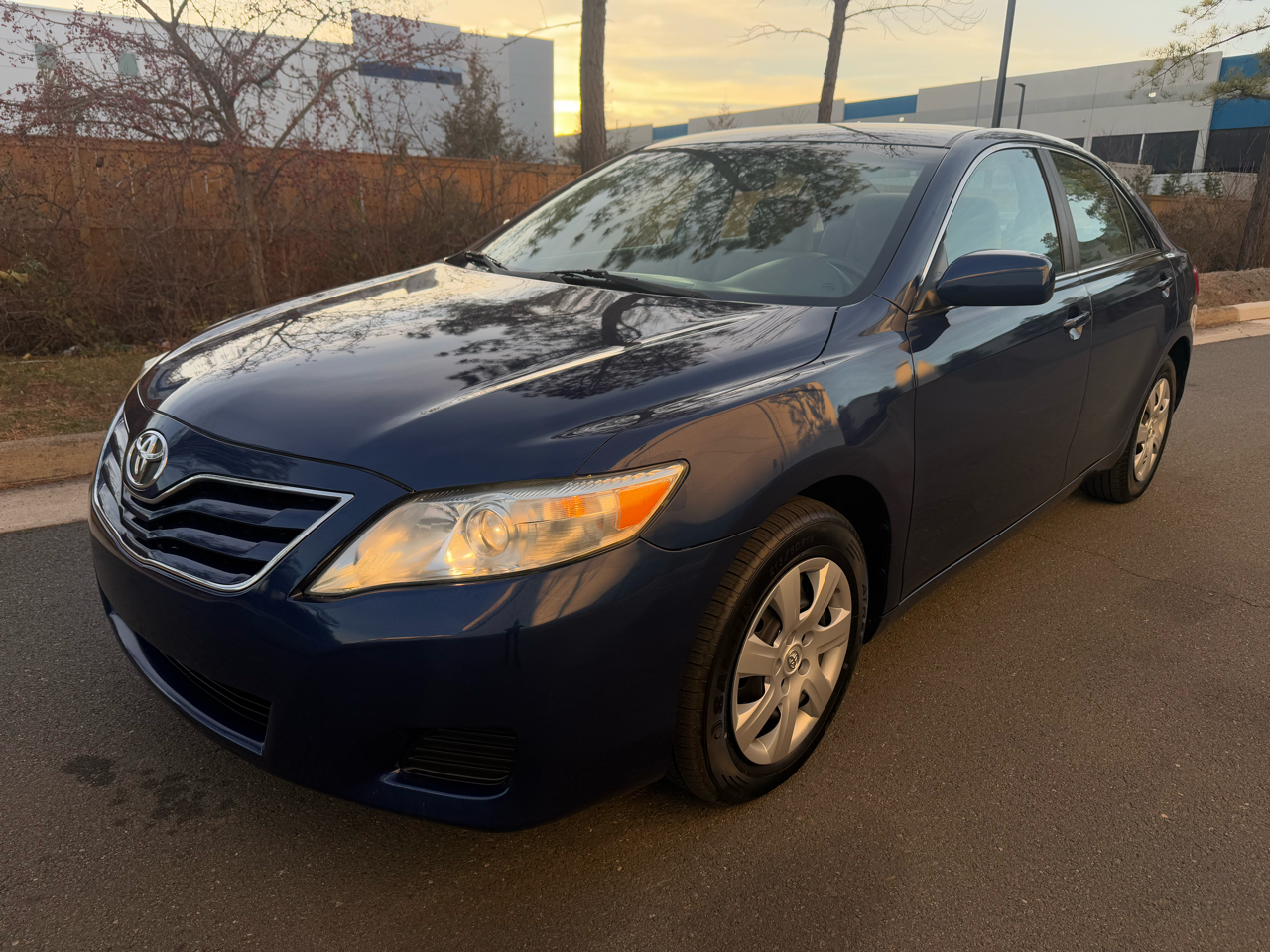 Toyota Camry 4dr Sdn I4 Man (Natl) 2010