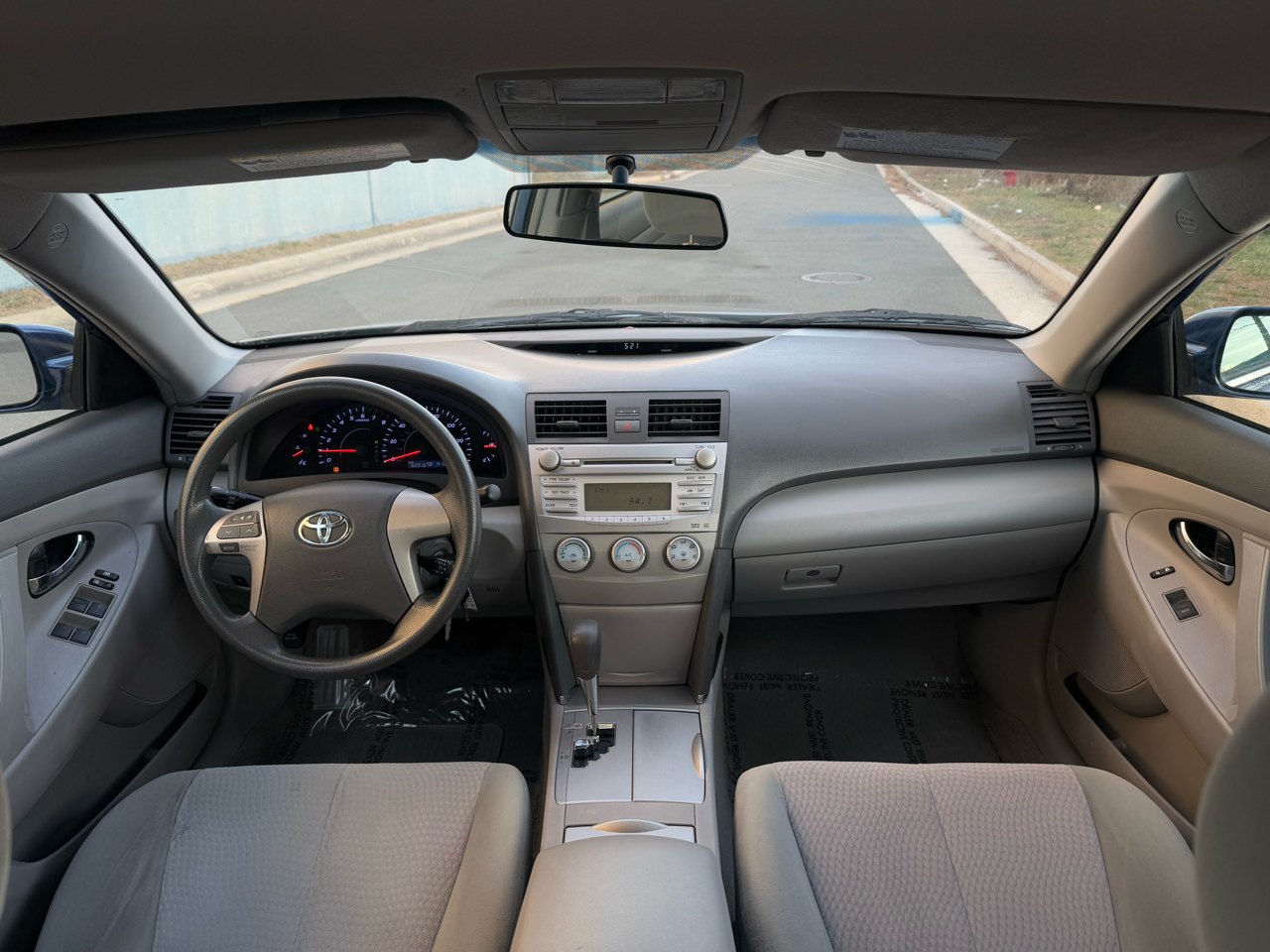 Toyota Camry 4dr Sdn I4 Man (Natl) 2010