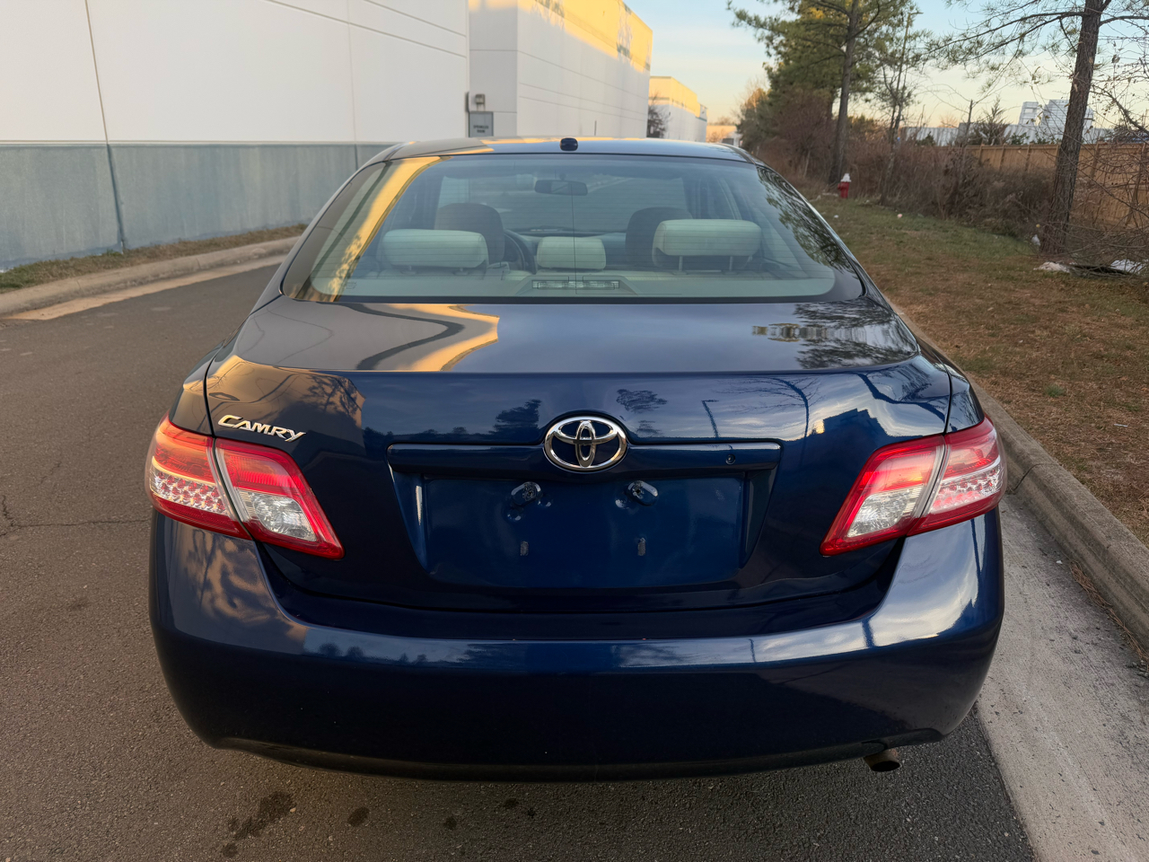 Toyota Camry 4dr Sdn I4 Man (Natl) 2010