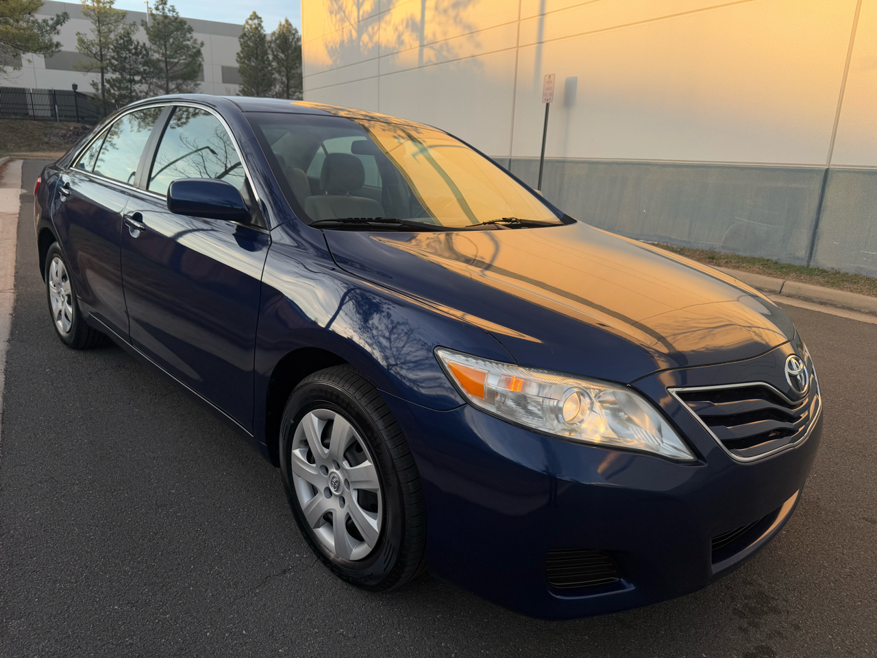 Toyota Camry 4dr Sdn I4 Man (Natl) 2010