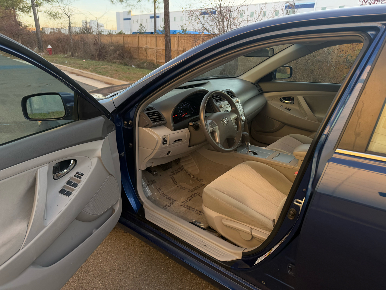 Toyota Camry 4dr Sdn I4 Man (Natl) 2010