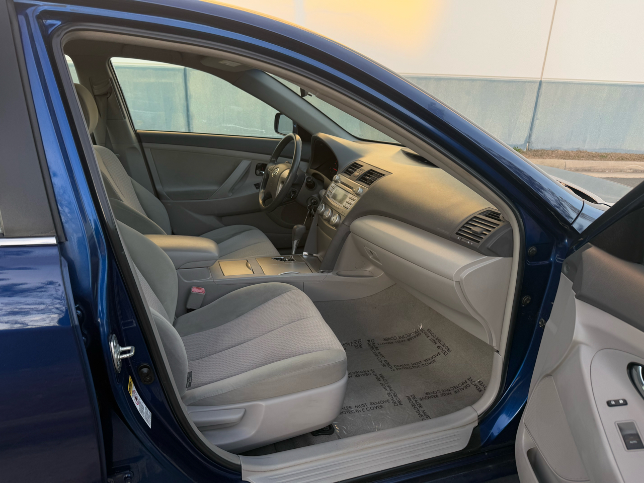 Toyota Camry 4dr Sdn I4 Man (Natl) 2010