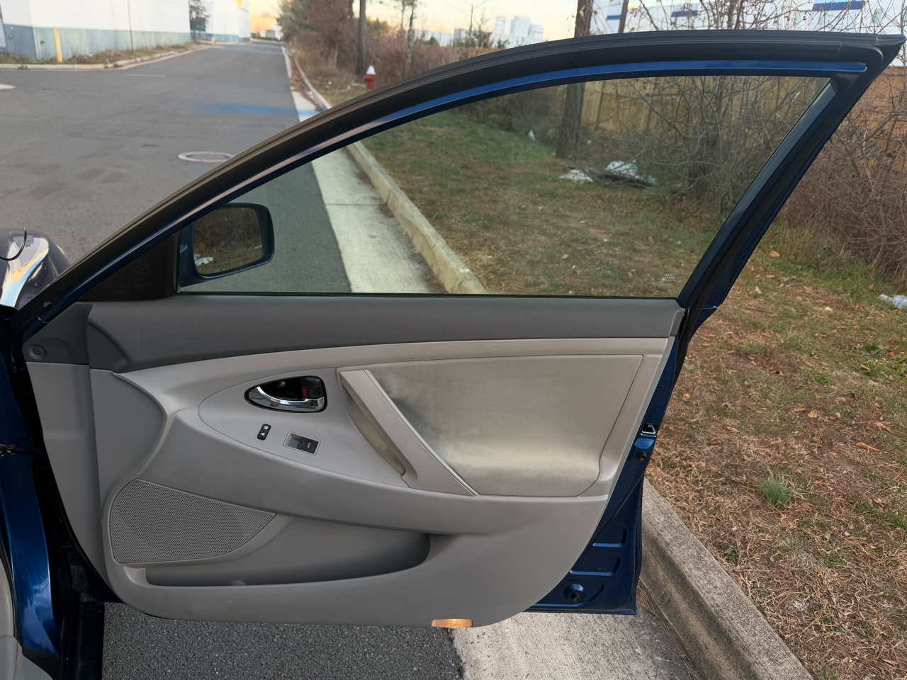 Toyota Camry 4dr Sdn I4 Man (Natl) 2010