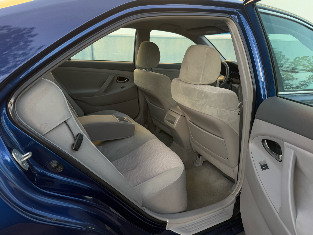 Toyota Camry 4dr Sdn I4 Man (Natl) 2010