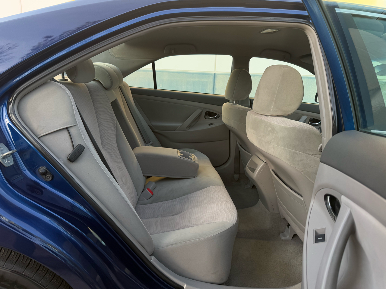 Toyota Camry 4dr Sdn I4 Man (Natl) 2010