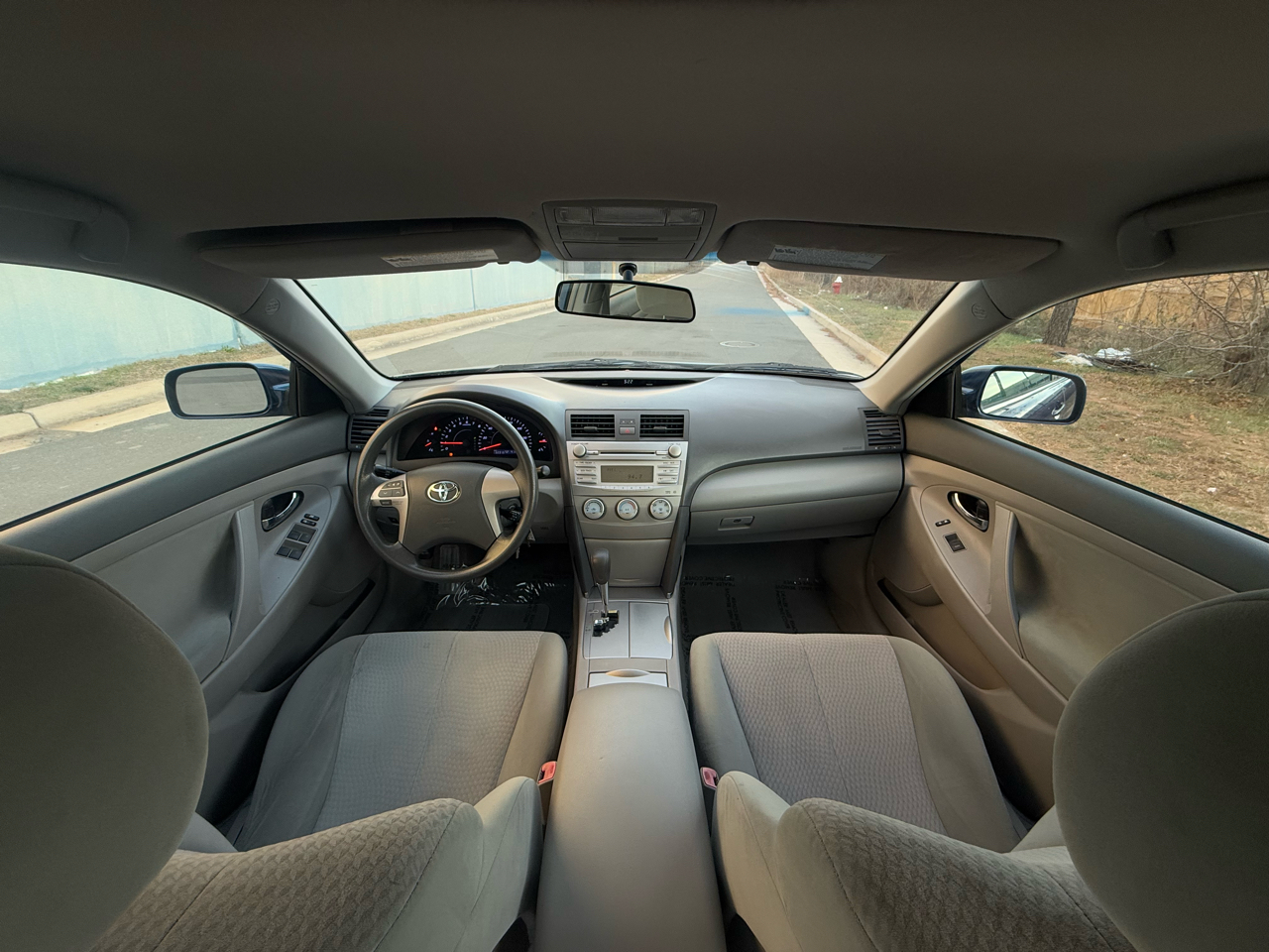 Toyota Camry 4dr Sdn I4 Man (Natl) 2010