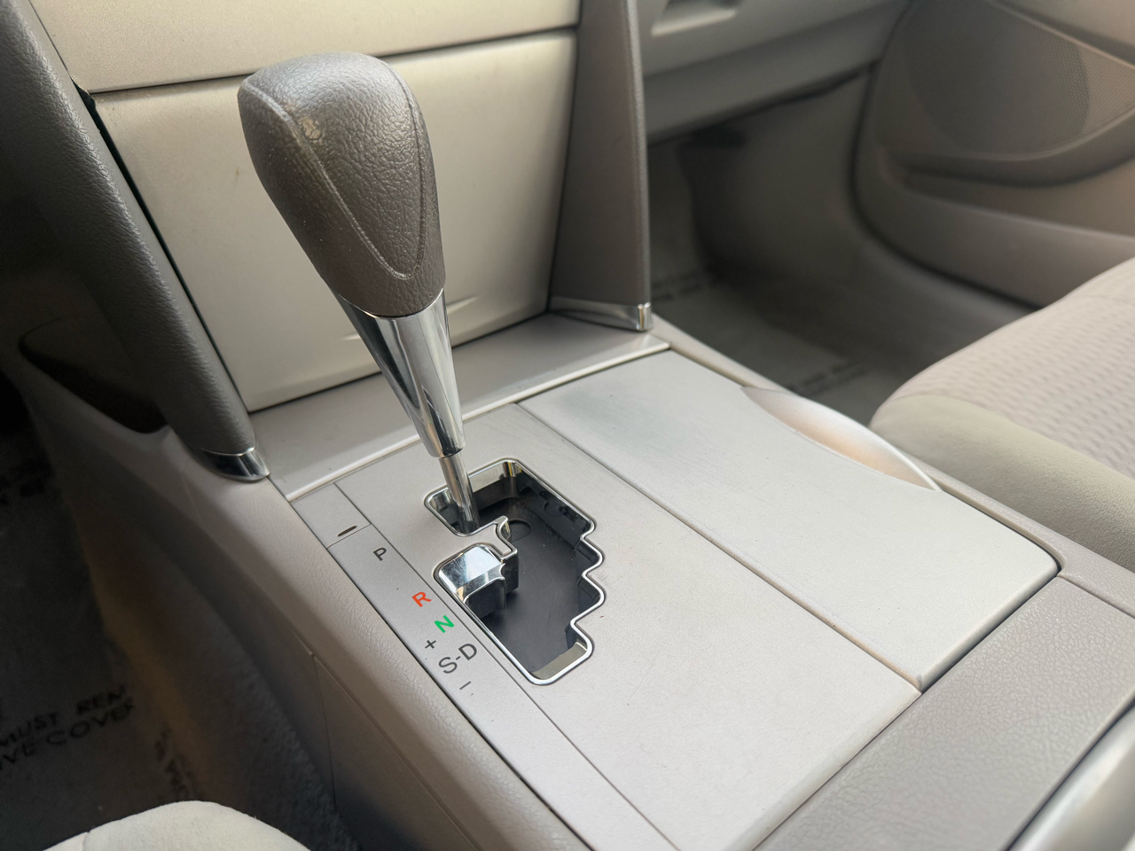 Toyota Camry 4dr Sdn I4 Man (Natl) 2010