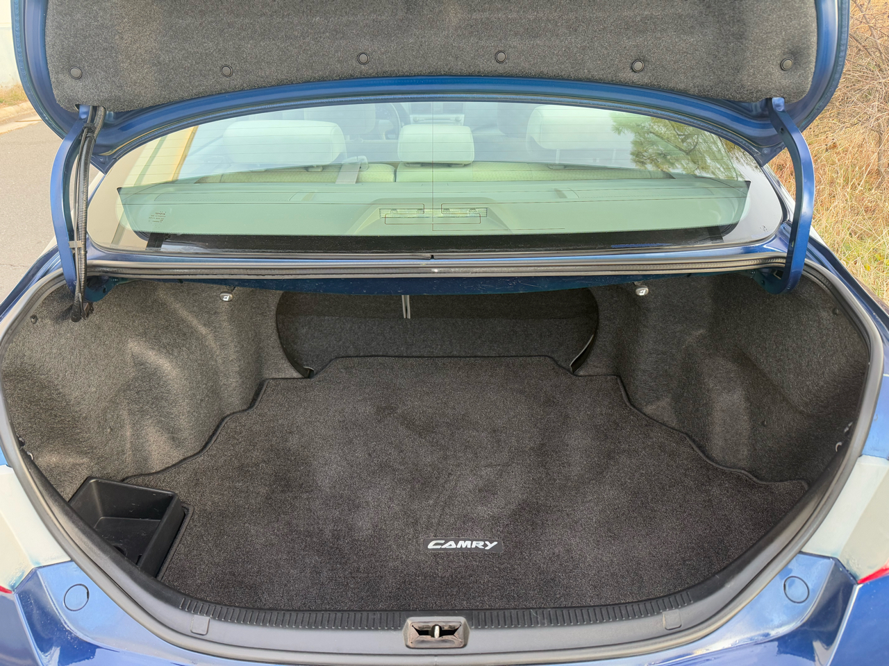 Toyota Camry 4dr Sdn I4 Man (Natl) 2010