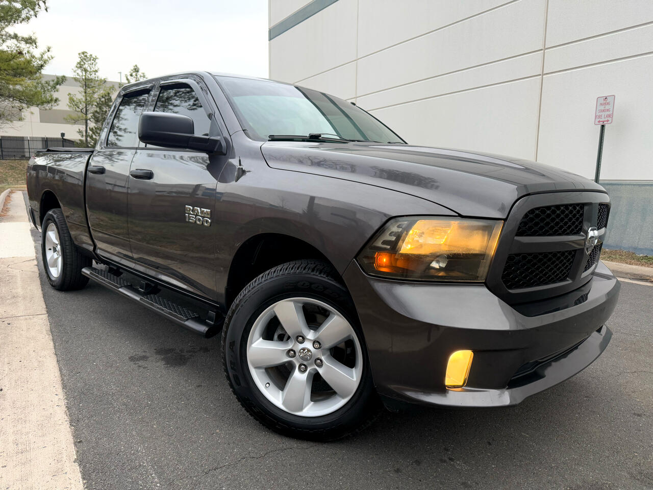 2015 RAM 1500 4WD Quad Cab 140.5" Express