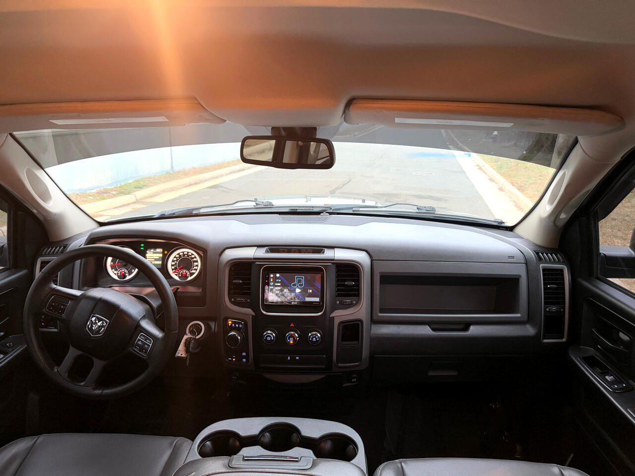 RAM 1500 4WD Quad Cab 140.5" Express 2015