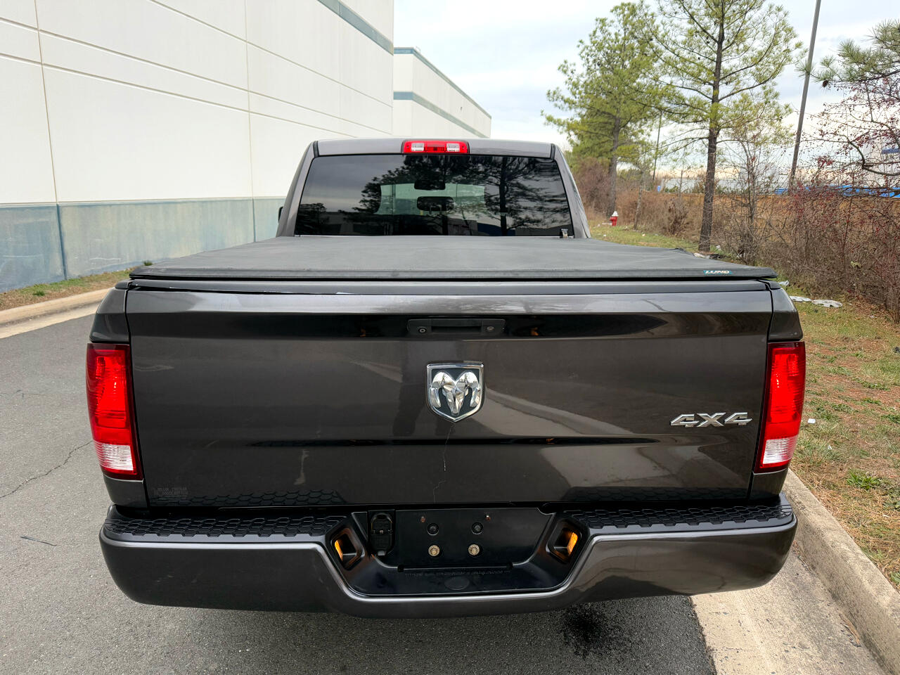 RAM 1500 4WD Quad Cab 140.5" Express 2015