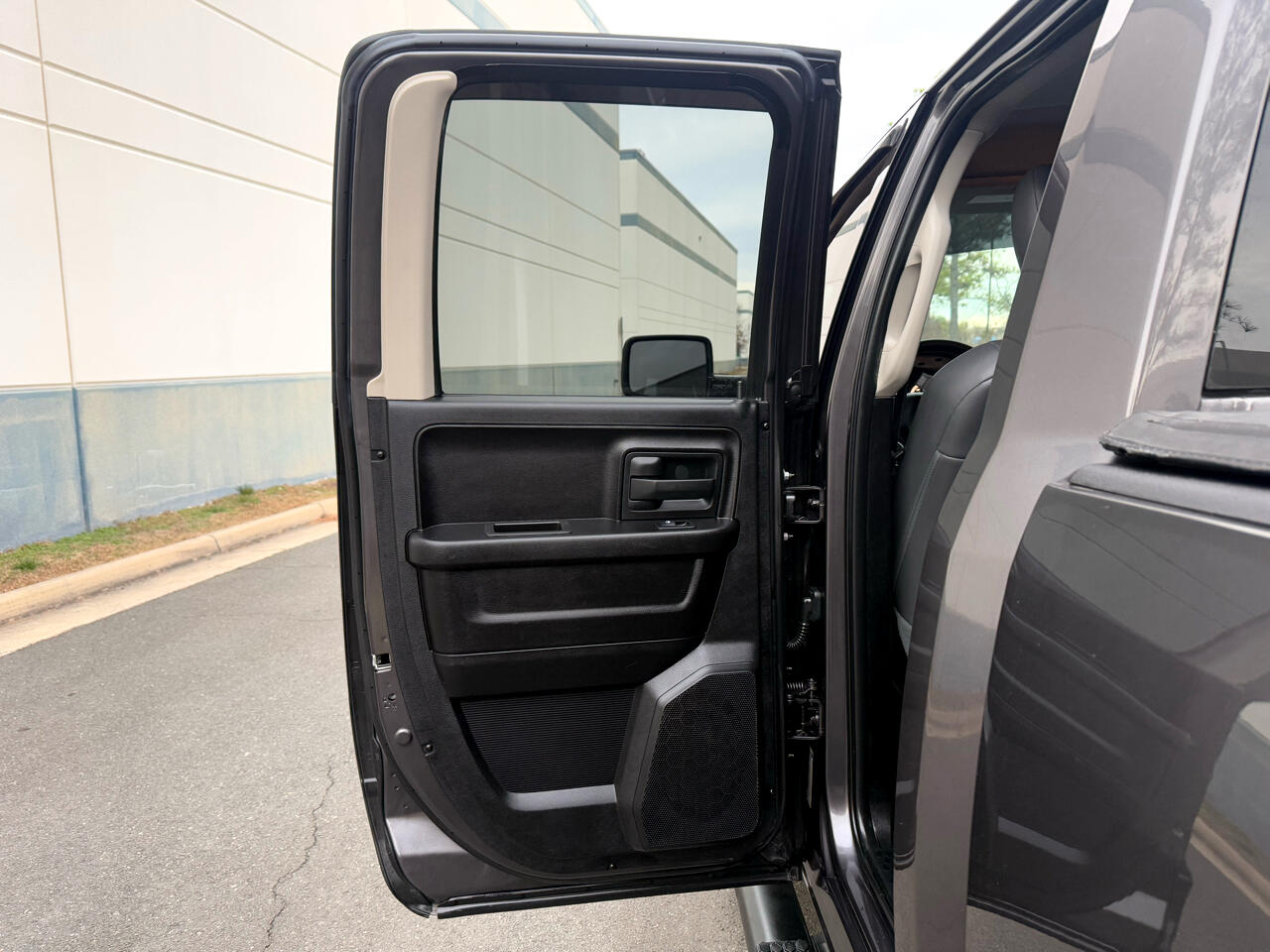 RAM 1500 4WD Quad Cab 140.5" Express 2015