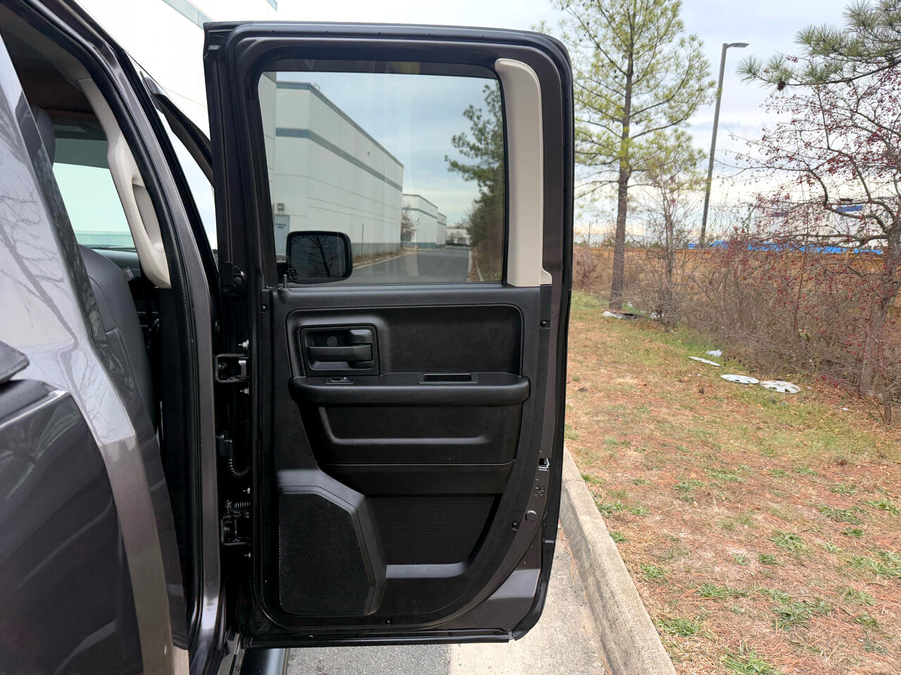 RAM 1500 4WD Quad Cab 140.5" Express 2015