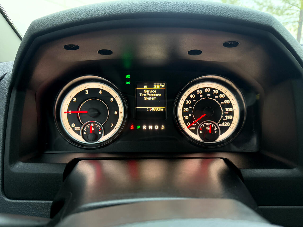 RAM 1500 4WD Quad Cab 140.5" Express 2015