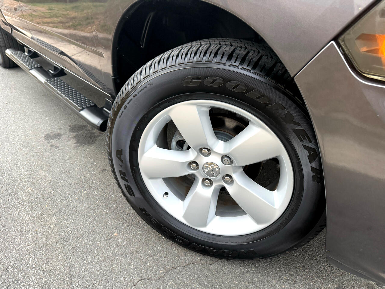 RAM 1500 4WD Quad Cab 140.5" Express 2015