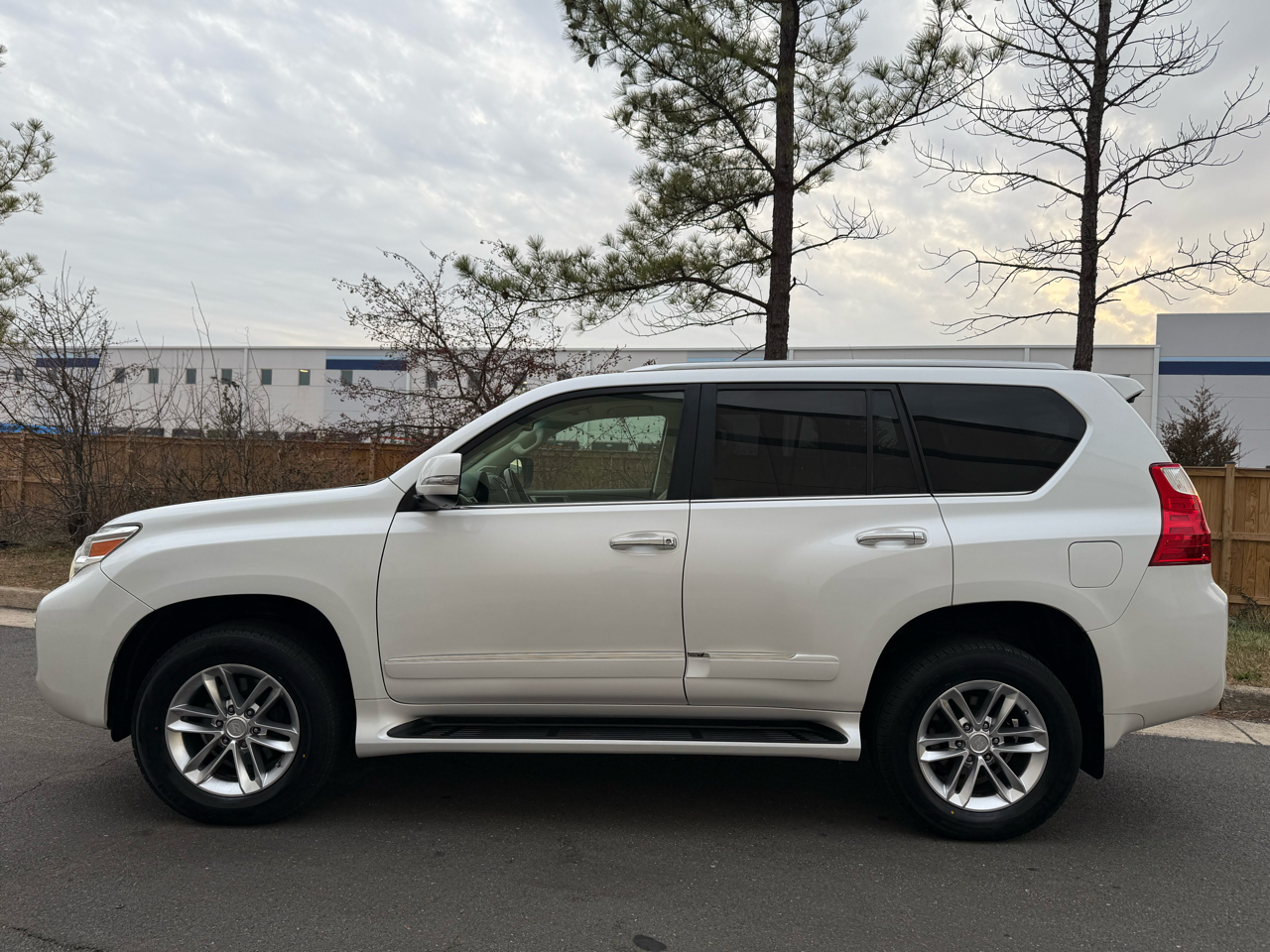Lexus GX 460 4WD 4dr 2012