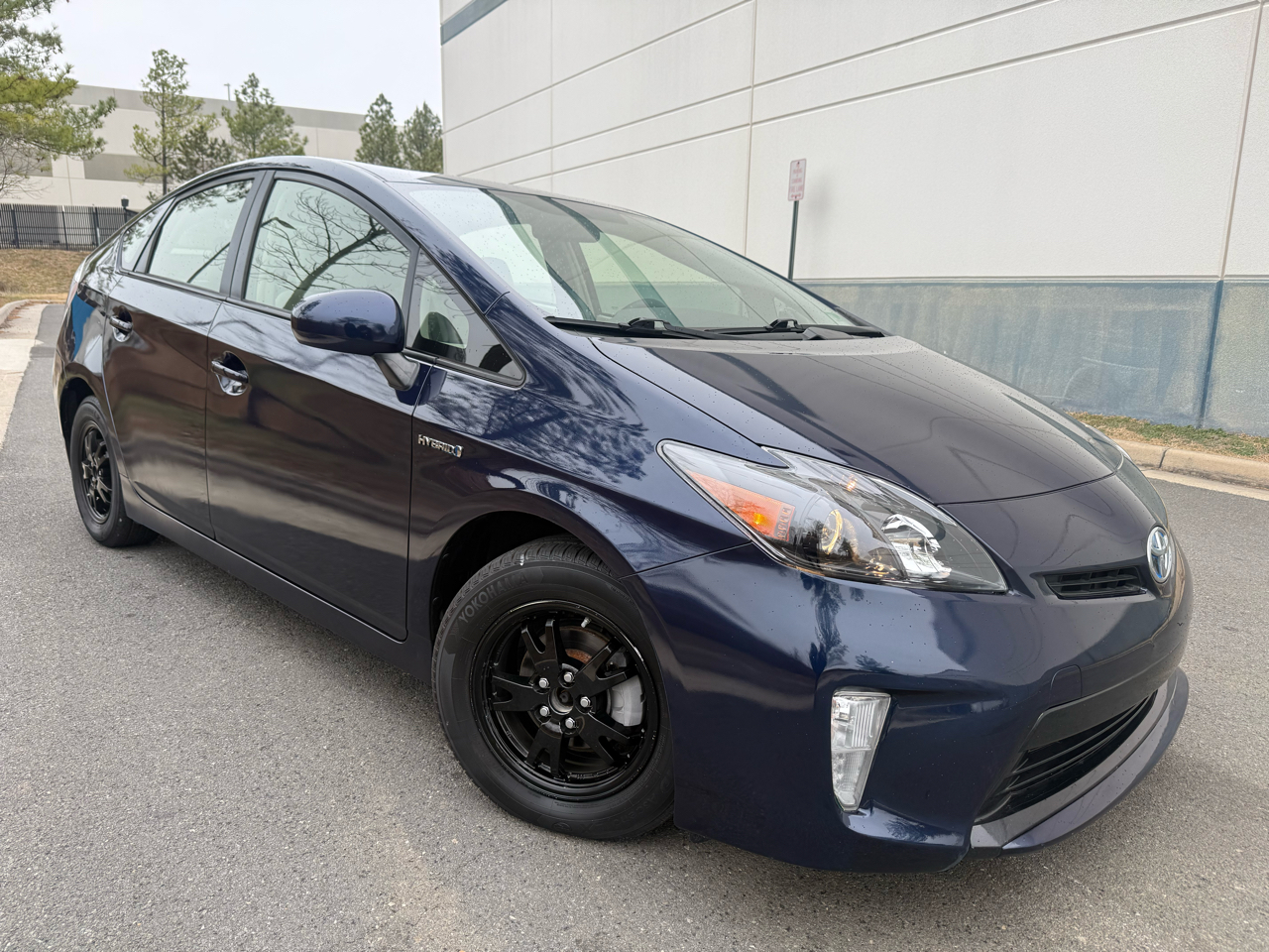 Toyota Prius 5dr HB Persona Series Special Edition (Natl) 2015