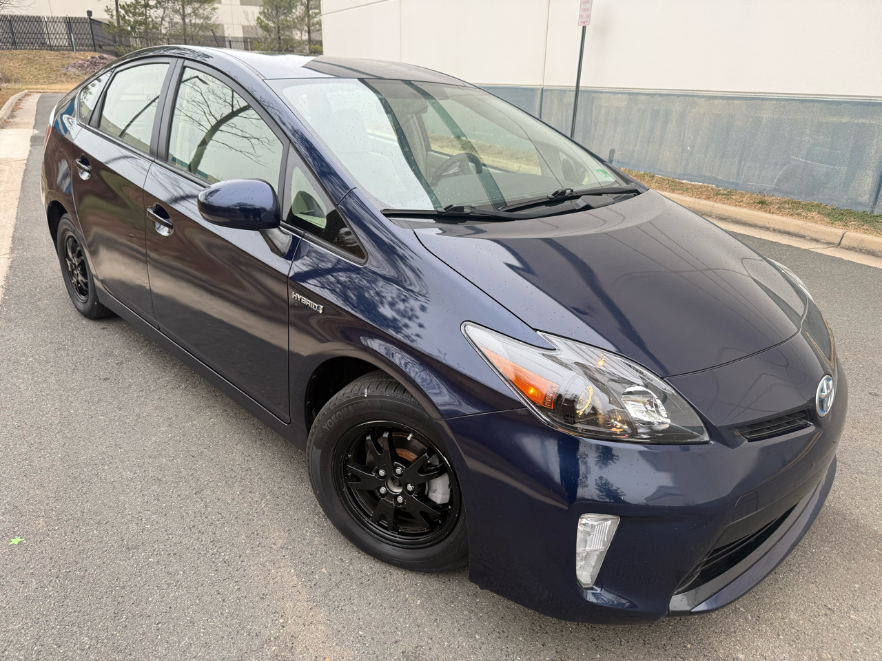 Toyota Prius 5dr HB Persona Series Special Edition (Natl) 2015