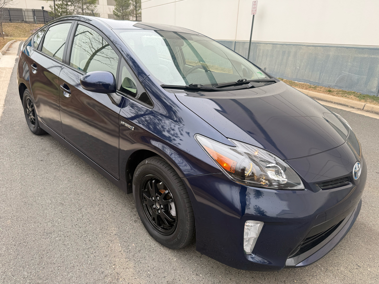 Toyota Prius 5dr HB Persona Series Special Edition (Natl) 2015
