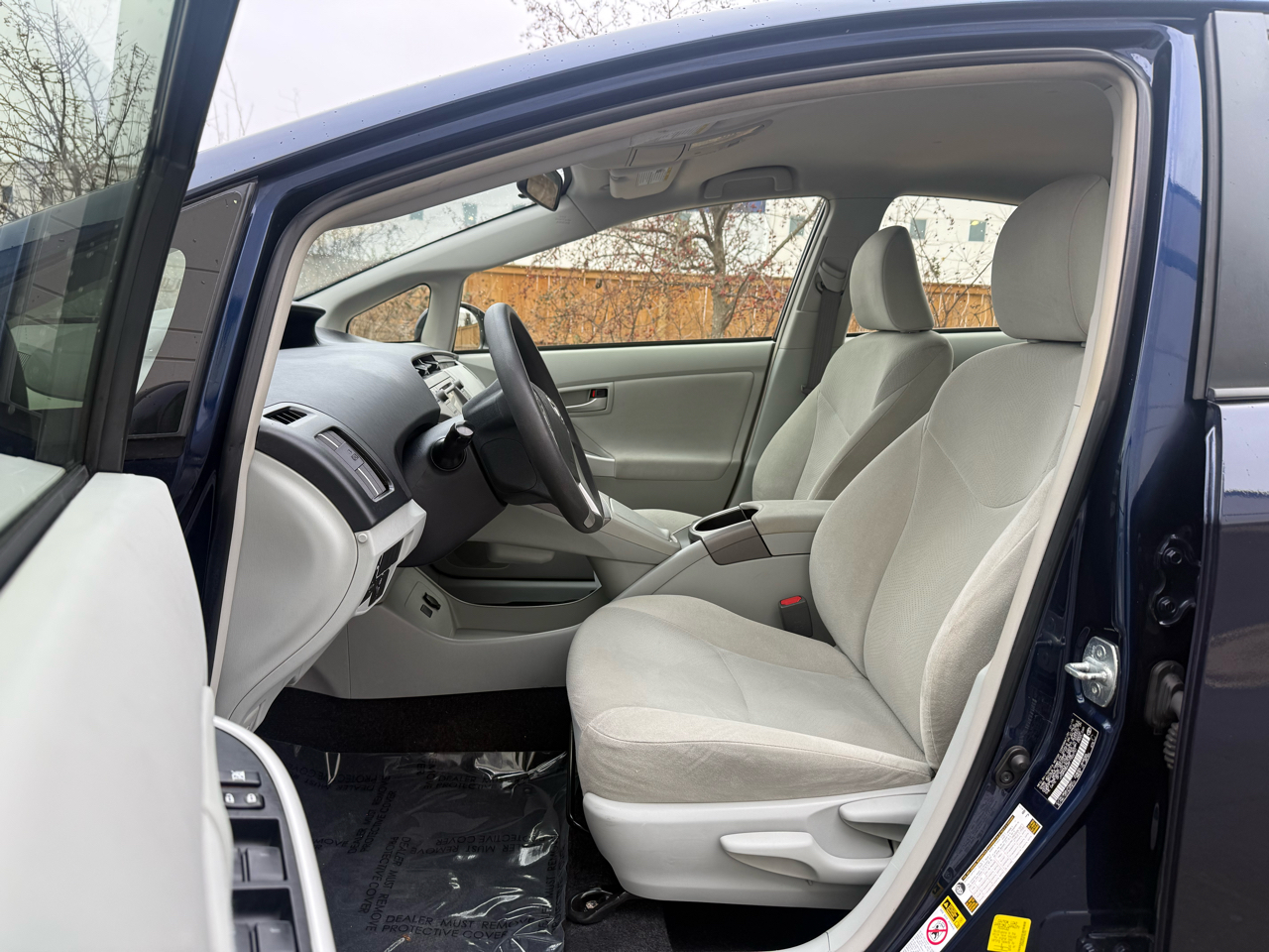 Toyota Prius 5dr HB Persona Series Special Edition (Natl) 2015