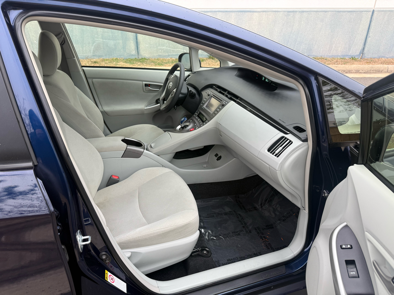 Toyota Prius 5dr HB Persona Series Special Edition (Natl) 2015