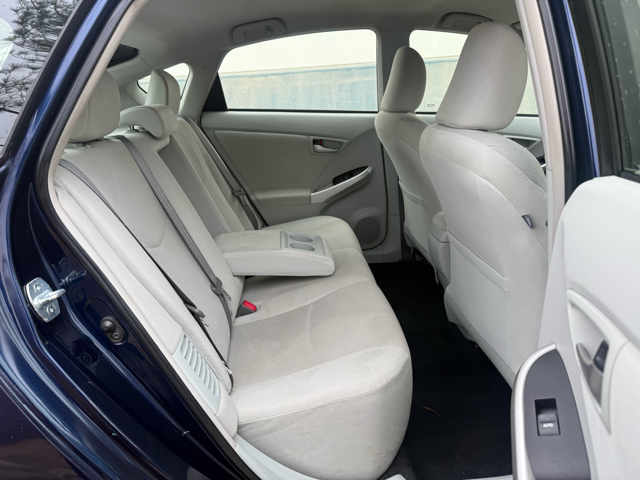 Toyota Prius 5dr HB Persona Series Special Edition (Natl) 2015