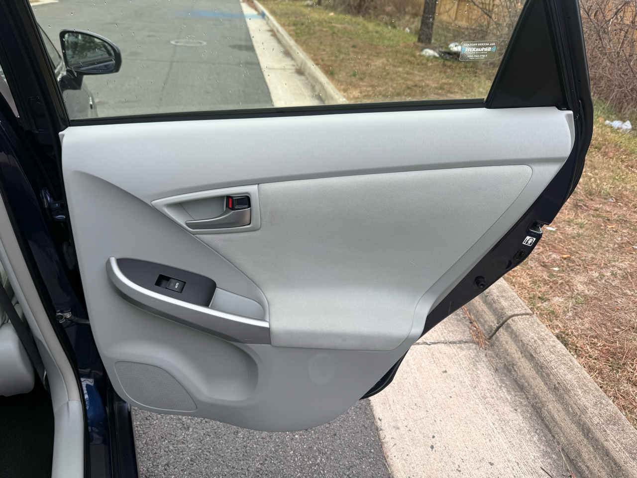 Toyota Prius 5dr HB Persona Series Special Edition (Natl) 2015