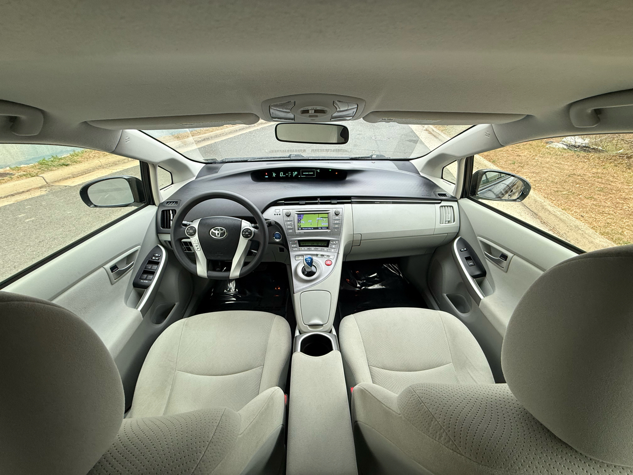 Toyota Prius 5dr HB Persona Series Special Edition (Natl) 2015