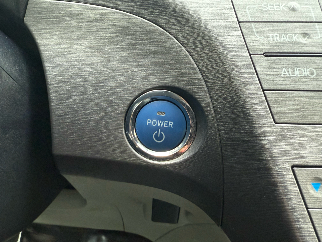 Toyota Prius 5dr HB Persona Series Special Edition (Natl) 2015