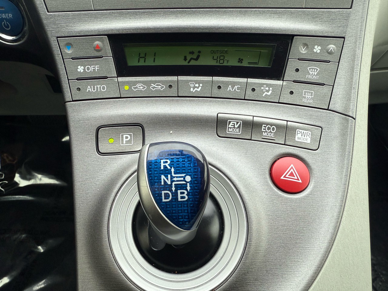 Toyota Prius 5dr HB Persona Series Special Edition (Natl) 2015