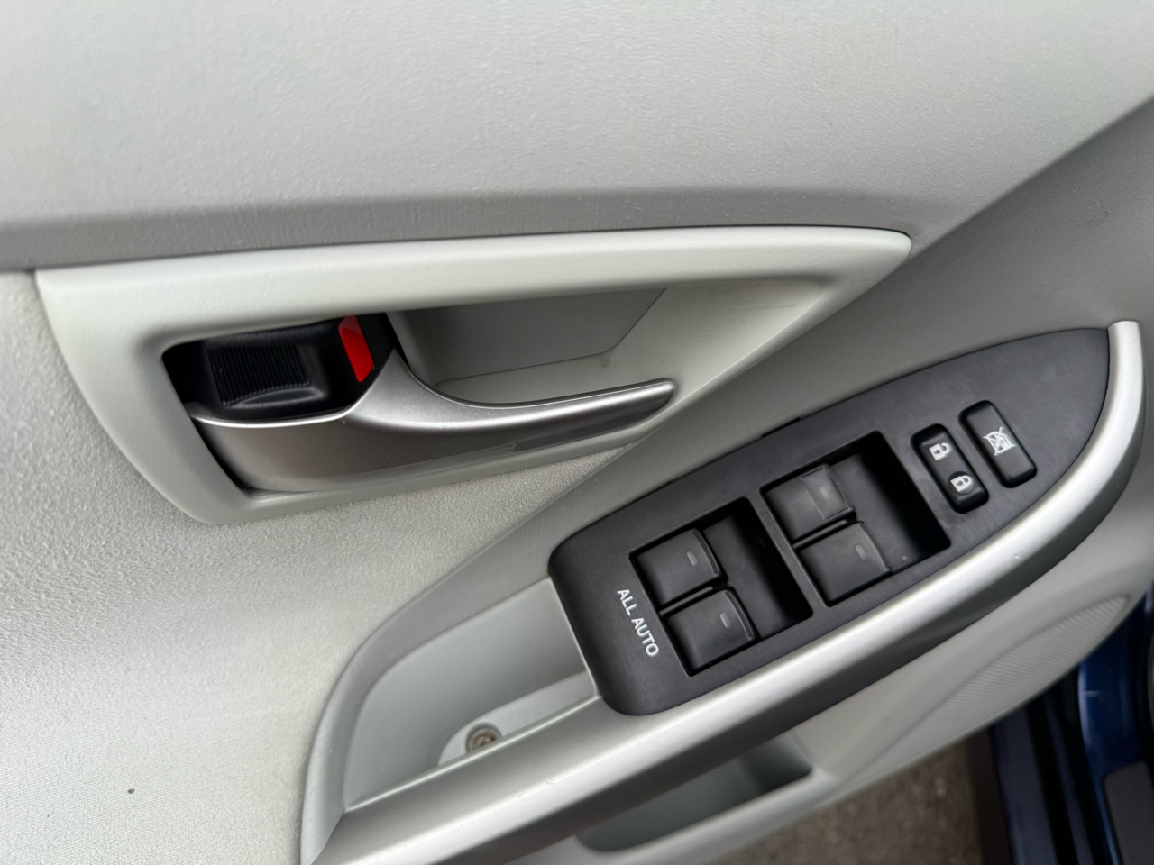 Toyota Prius 5dr HB Persona Series Special Edition (Natl) 2015