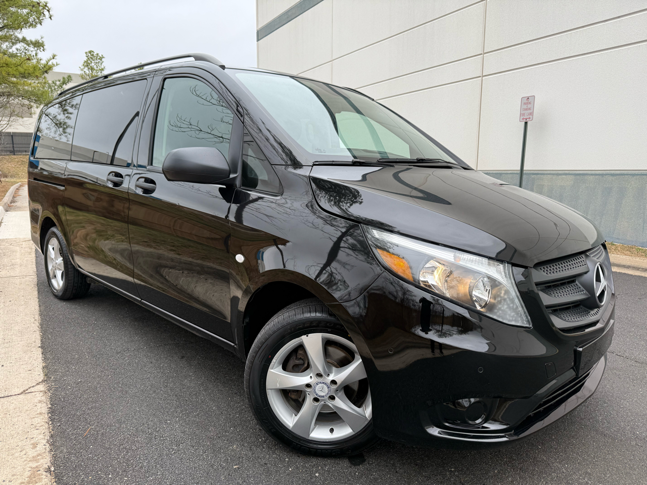 2016 Mercedes-Benz Metris Passenger Van RWD 126"